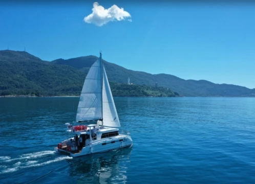 【ダナン発着】海風感じるクルージングとギリシャ・サントリーニ風カフェ「ソンチャマリーナ（Son Tra Marina）」